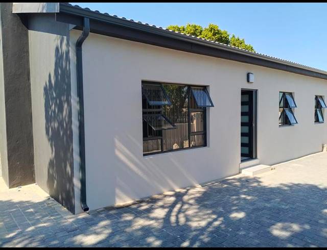 3 BEDROOM PROPERTY TO RENT IN PAROW NORTH